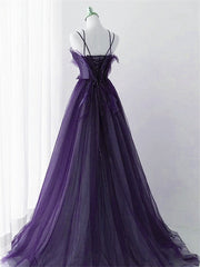 Vestido de fiesta largo de tul morado con apliques de encaje 