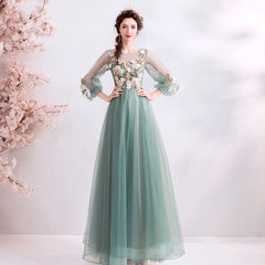 Vestido de noche de tul con mangas largas y flores verde claro en forma de A 
