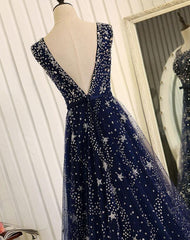 Vestido de fiesta largo de tul azul marino brillante con escote redondo y corte A 