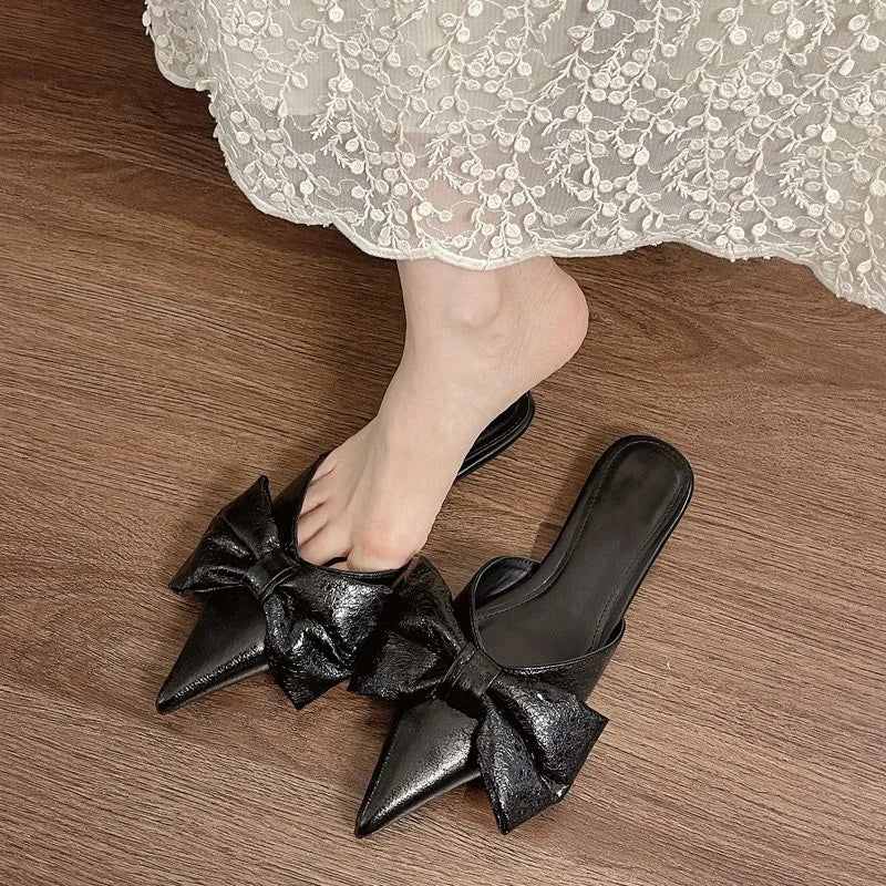 Style of Half-slipper Flip-flops To Wear Outside