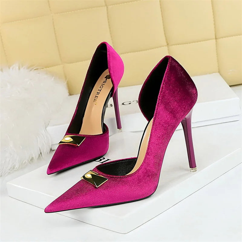 Shallow Mouth Pointed Toe Wedding Shoes BrDesigner Metal Decoration High Heels Stiletto Pink Black Prom Shoes