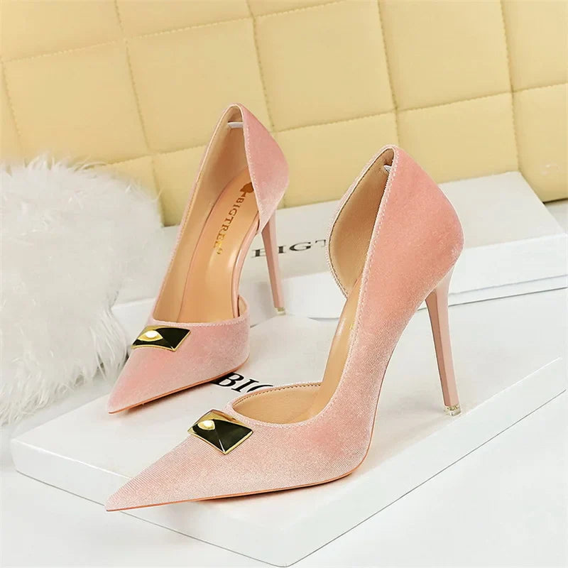 Shallow Mouth Pointed Toe Wedding Shoes BrDesigner Metal Decoration High Heels Stiletto Pink Black Prom Shoes