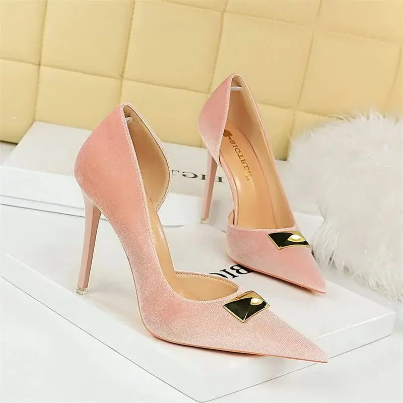 Shallow Mouth Pointed Toe Wedding Shoes BrDesigner Metal Decoration High Heels Stiletto Pink Black Prom Shoes