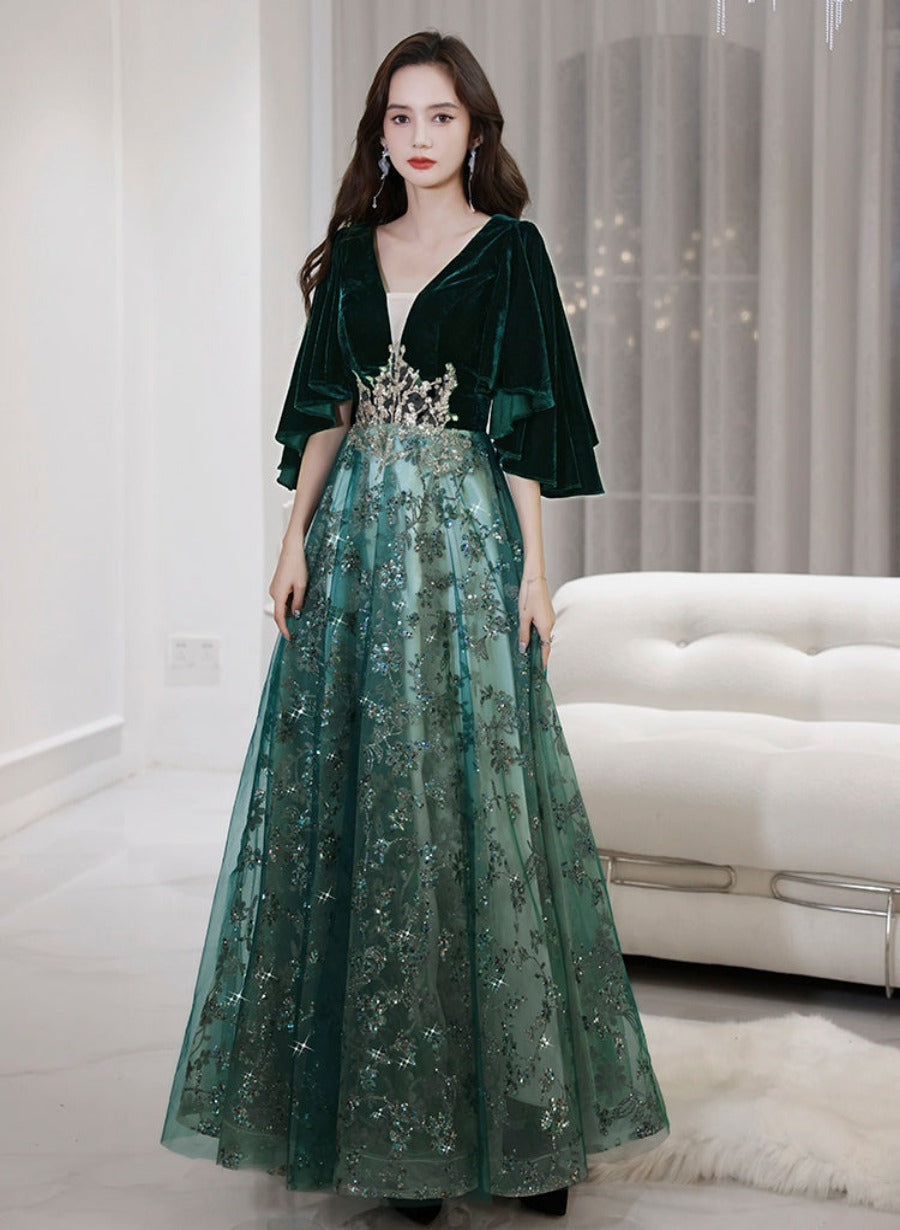 Vestido de fiesta largo de tul y top de terciopelo verde con escote en V 