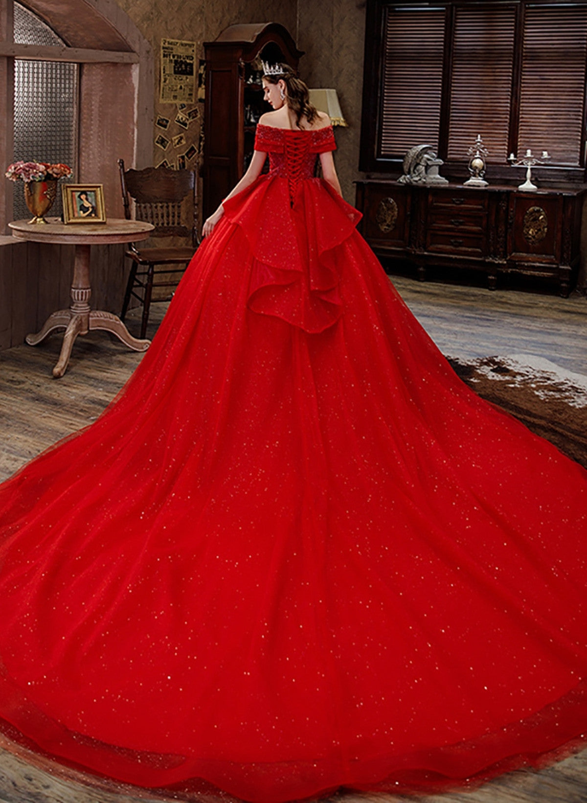 Vestido formal largo con escote en forma de corazón de tul rojo y cuentas 