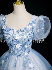 Vestido de fiesta de tul azul claro con encaje y mangas cortas 