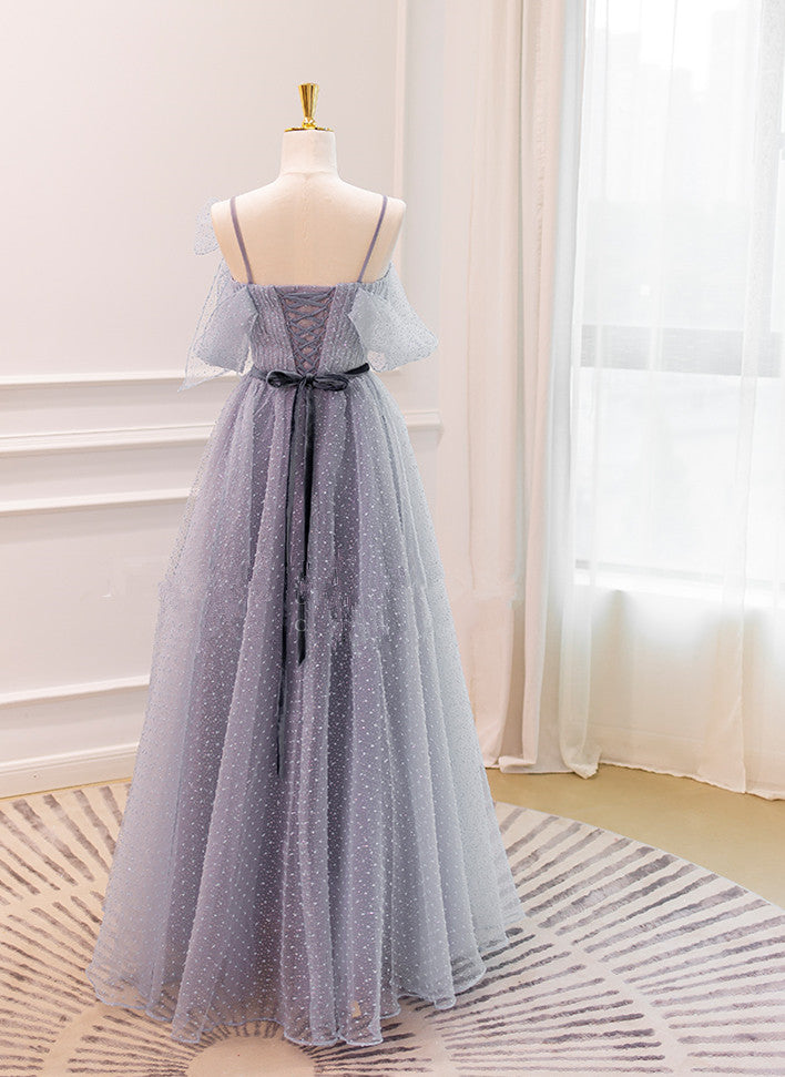 Vestido de fiesta gris de tul con tirantes en forma de A y largo hasta el suelo 