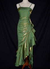 Vestido de fiesta de sirena con tirantes altos y bajos de satén 