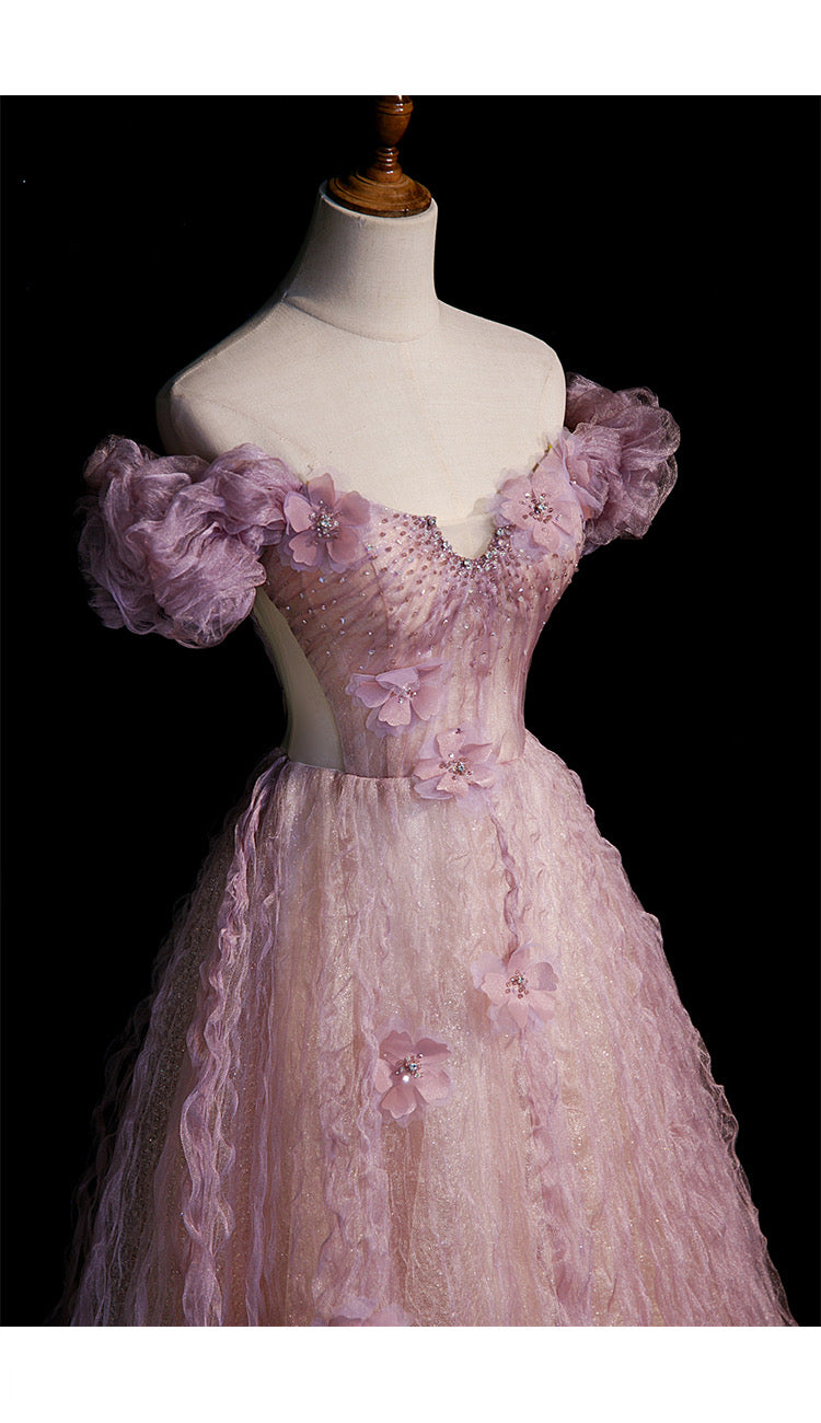 Vestido de fiesta largo de tul rosa con hombros descubiertos y flores 