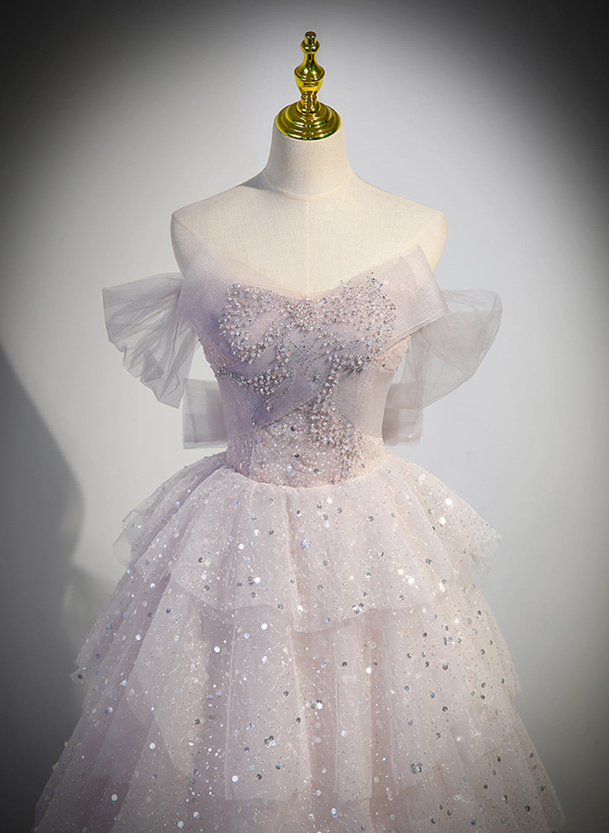 Vestido de fiesta largo con capas de tul rosa 