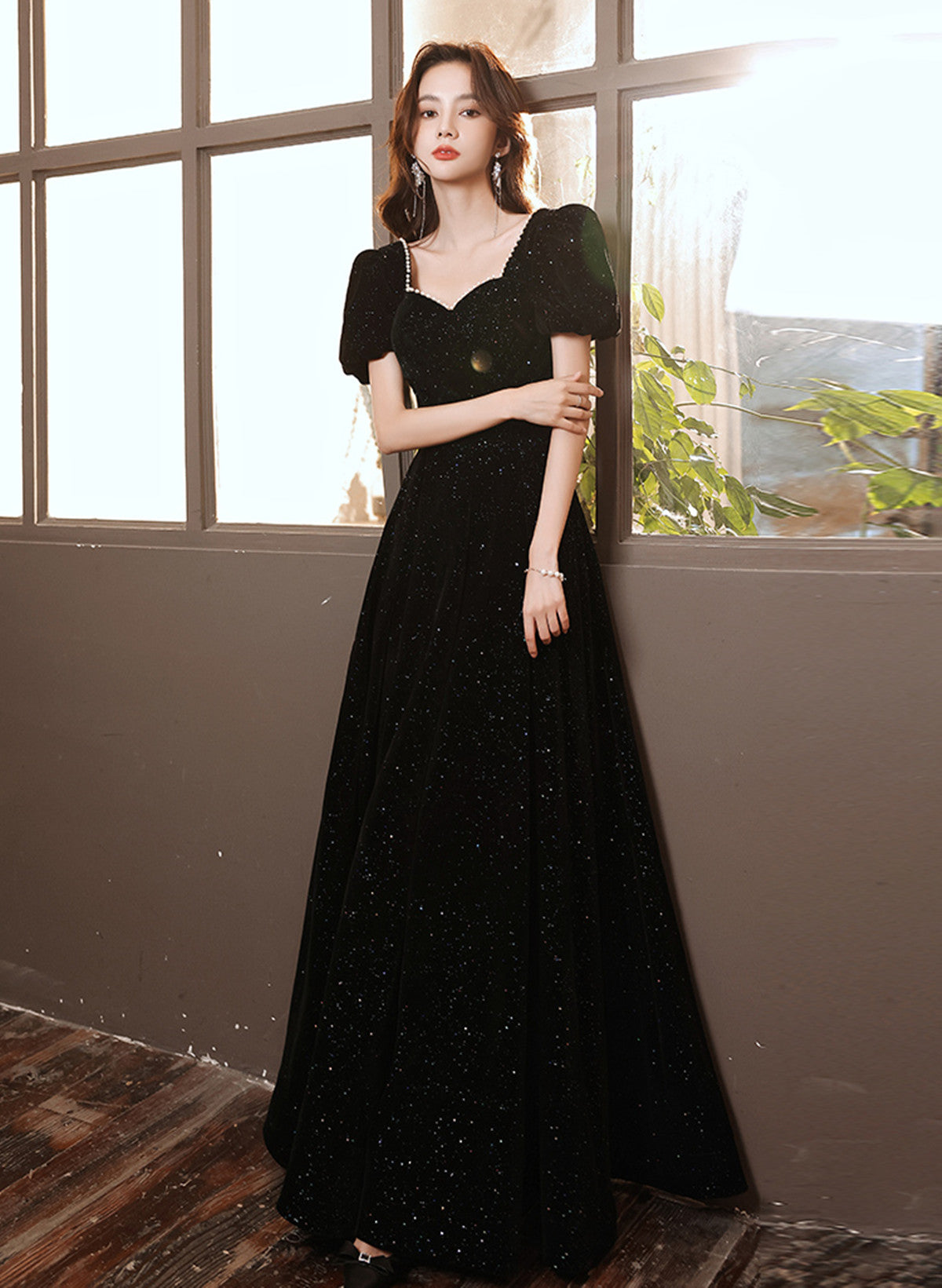 Black Short Sleeves A-line Velvet Long Prom Dress