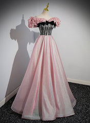 Elegante vestido de noche largo rosa con hombros descubiertos y corte A 