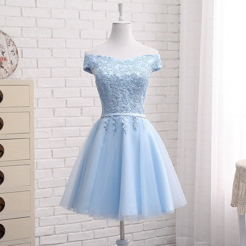 Hermoso vestido de fiesta azul claro 