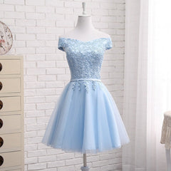 Hermoso vestido de fiesta azul claro 