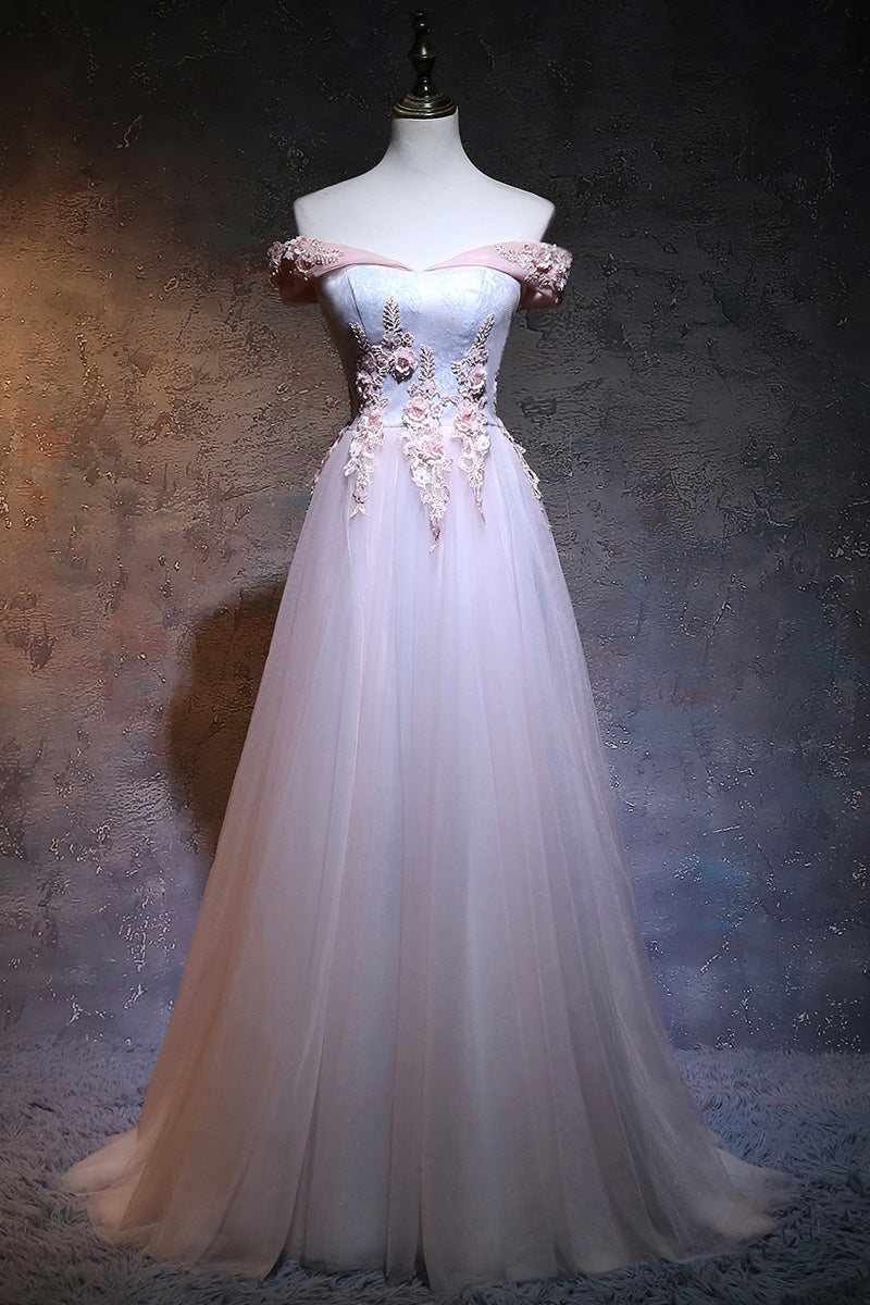 Hermoso vestido de fiesta rosa claro con escote en forma de corazón y hombros descubiertos 