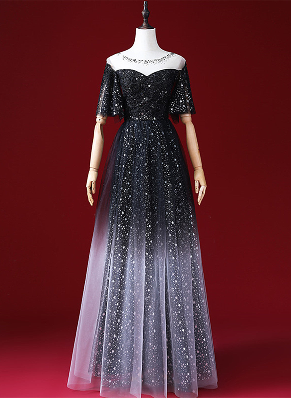 Vestido de fiesta negro de tul degradado con mangas cortas y corte en A 