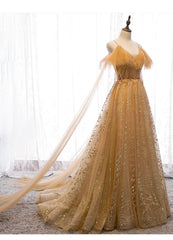 Vestido de fiesta largo hasta el suelo con escote en V, encaje de tul color champán y cuentas 