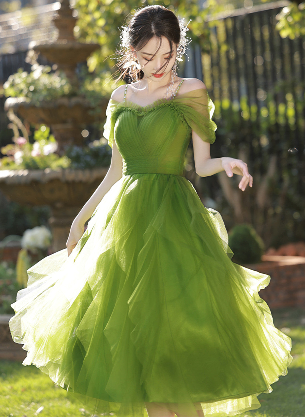 Lovely Green Tulle Beaded Straps Short Party Dress