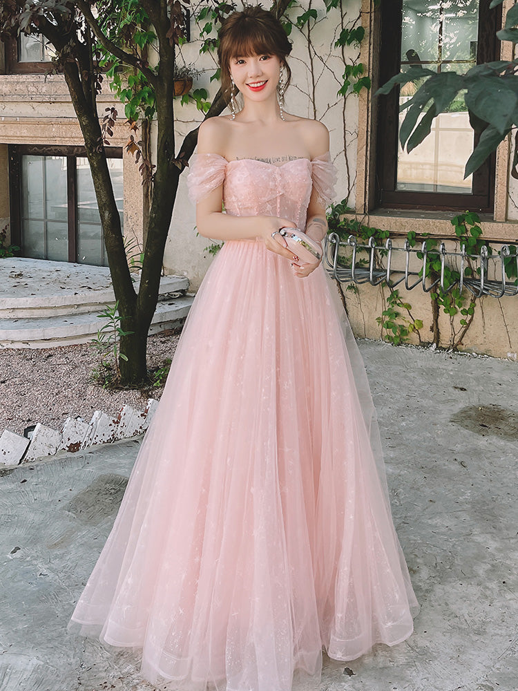 Vestido de fiesta sencillo de tul con hombros descubiertos en color rosa y corte A para graduación 