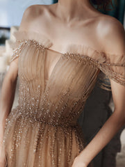 Vestidos de fiesta largos con tirantes de tul y cuentas color champán 