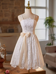 Vestido de fiesta con cordones y tirantes cortos de encaje blanco 