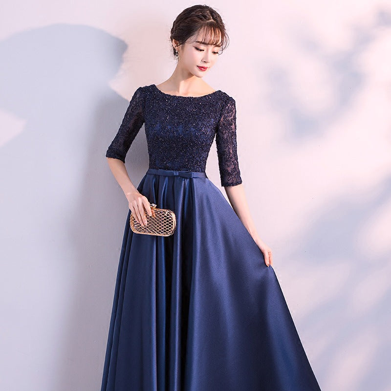 Vestido de fiesta largo de satén azul marino con parte superior de encaje 