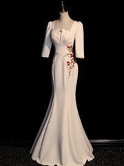 Vestido de fiesta de boda de manga corta con corte sirena color marfil 