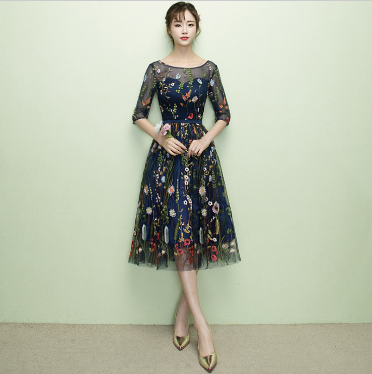 Vestidos de dama de honor cortos con encaje floral azul marino 