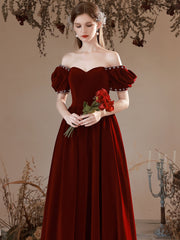Vestido de fiesta de terciopelo rojo vino con mangas cortas y escote corazón 