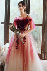 Hermoso vestido de fiesta largo de tul degradado en rojo oscuro con corte A 