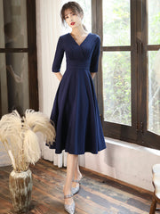 Vestidos de fiesta de boda azul marino con escote en V sencillo 