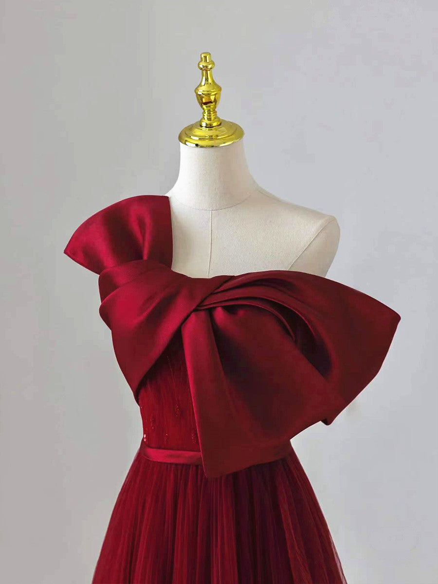 Vestido de fiesta sencillo de satén y tul color rojo vino con corte A