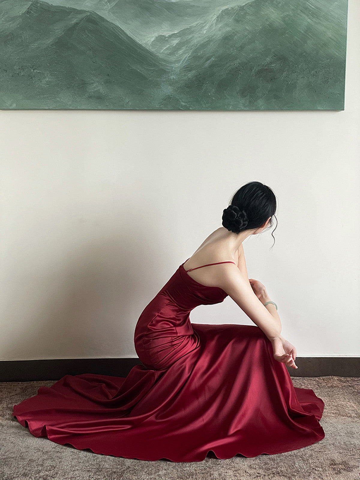 Vestido de fiesta de satén rojo vino con tirantes de corazón 