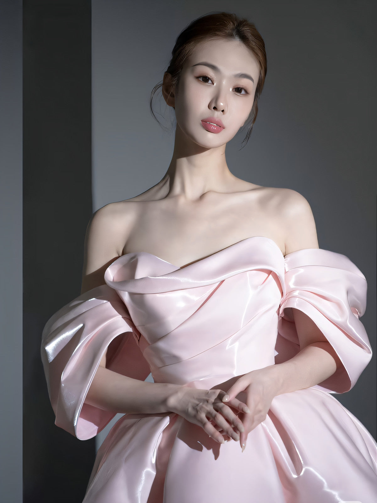 Vestido corto de satén rosa con escote en forma de corazón para regreso a casa y fiesta 