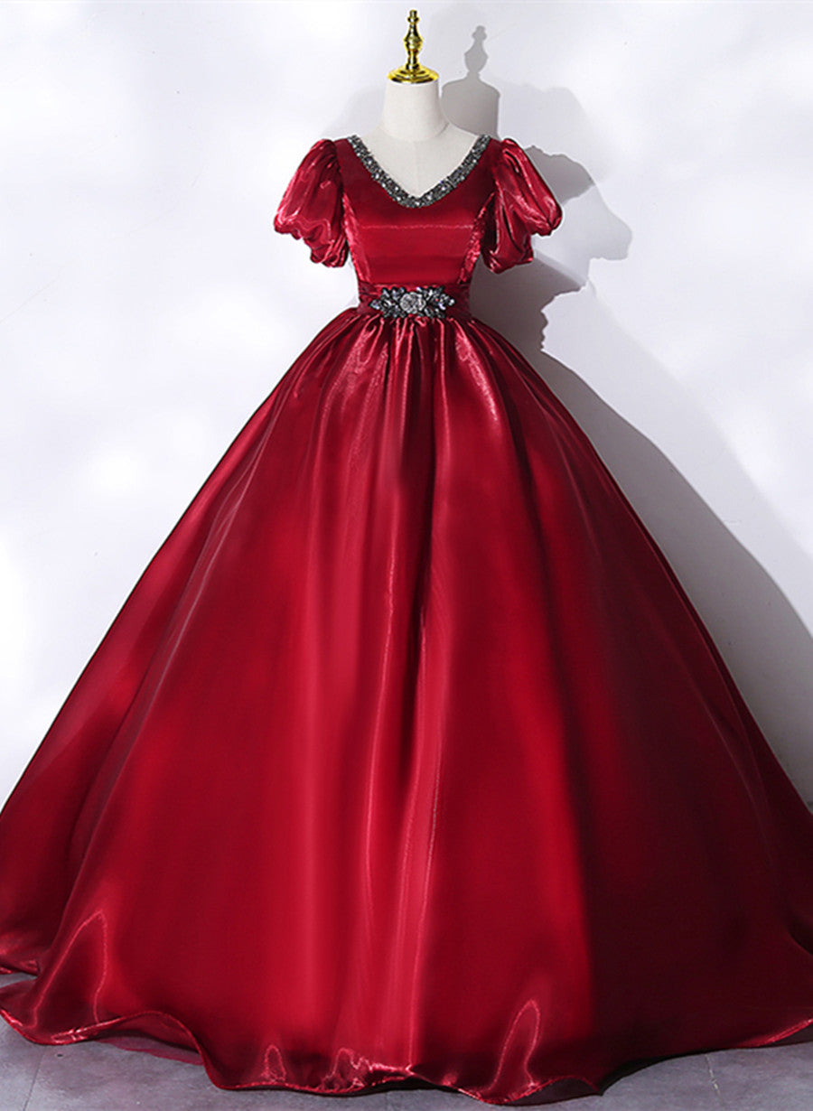 Vestido de fiesta rojo vino con escote en V y cuentas 