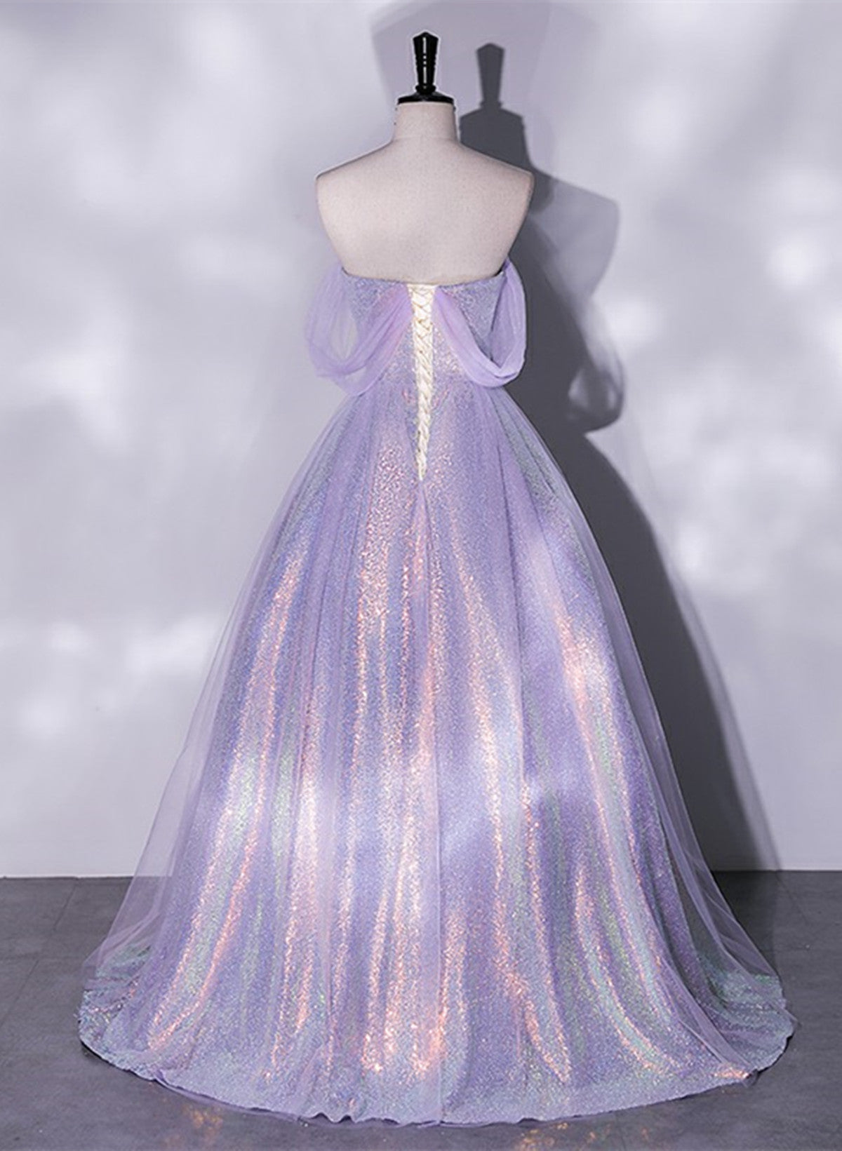 Vestido de fiesta lavanda de tul y lentejuelas en forma de A 