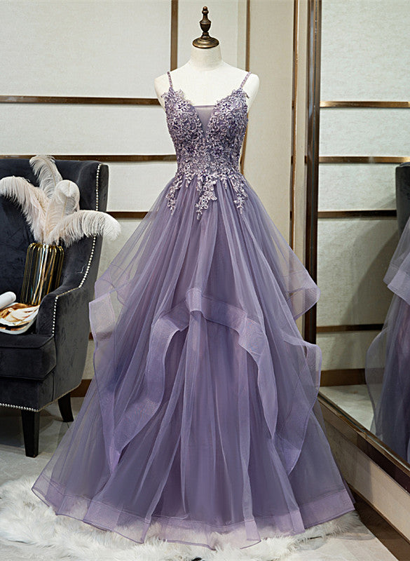 Vestido formal largo con capas de tul morado 