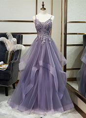 Vestido formal largo con capas de tul morado 