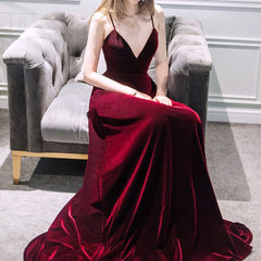 Encantador vestido de fiesta largo con tirantes de terciopelo rojo vino 