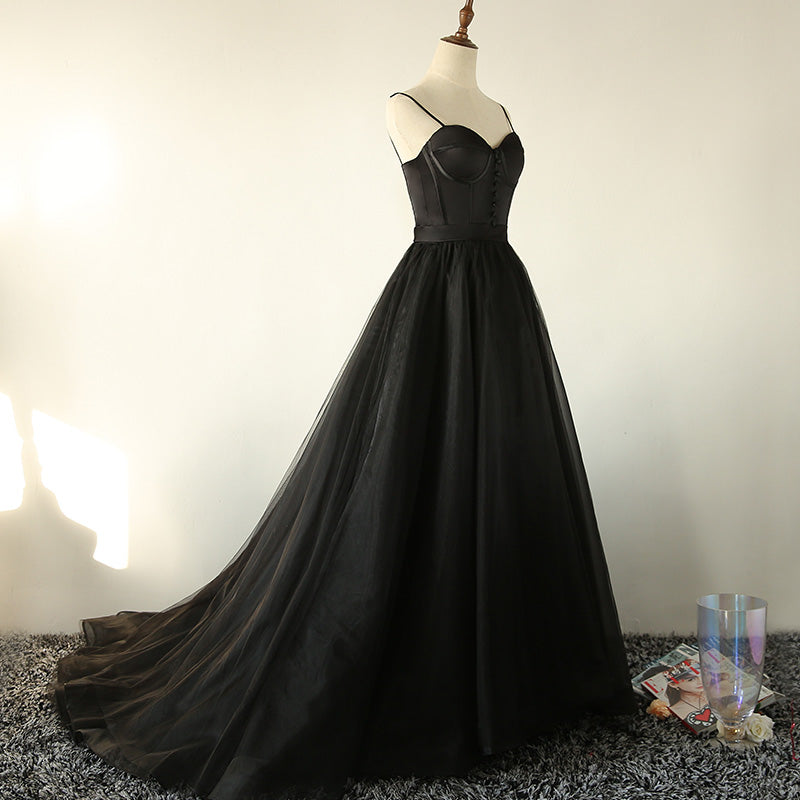 Elegante vestido de fiesta de tul con tirantes negros y escote en forma de corazón 