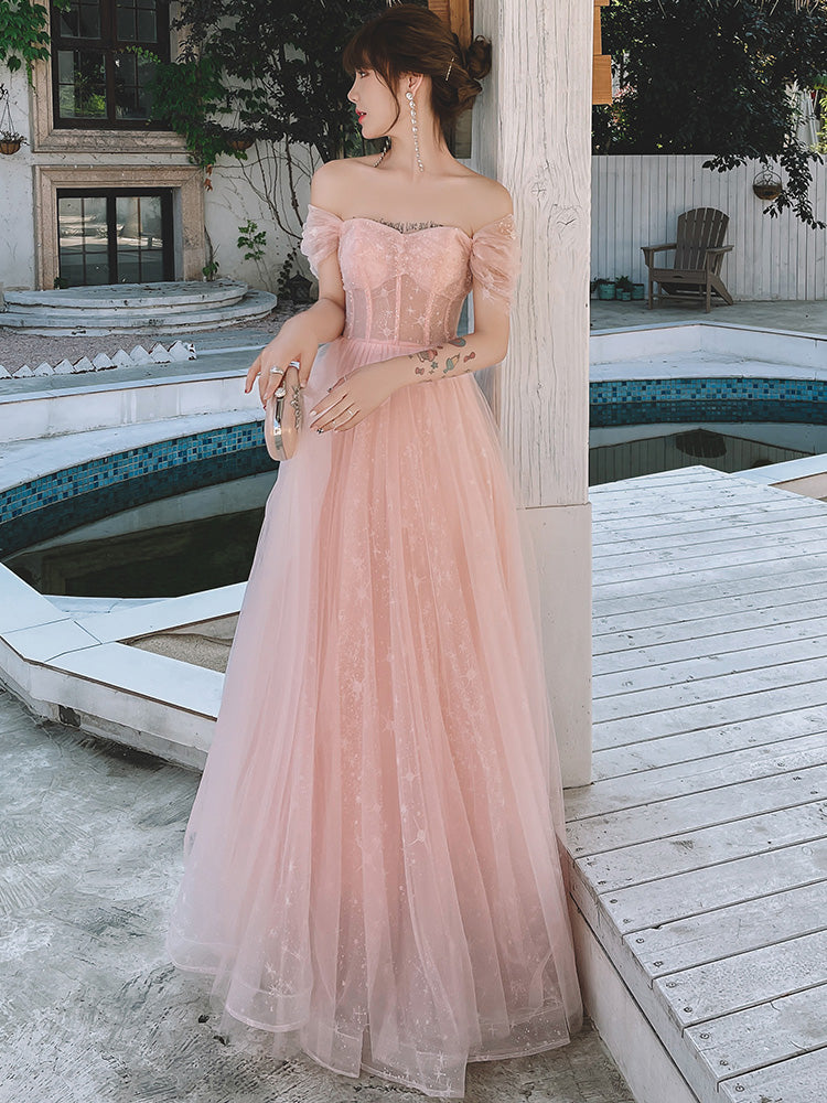 Vestido de fiesta sencillo de tul con hombros descubiertos en color rosa y corte A para graduación 