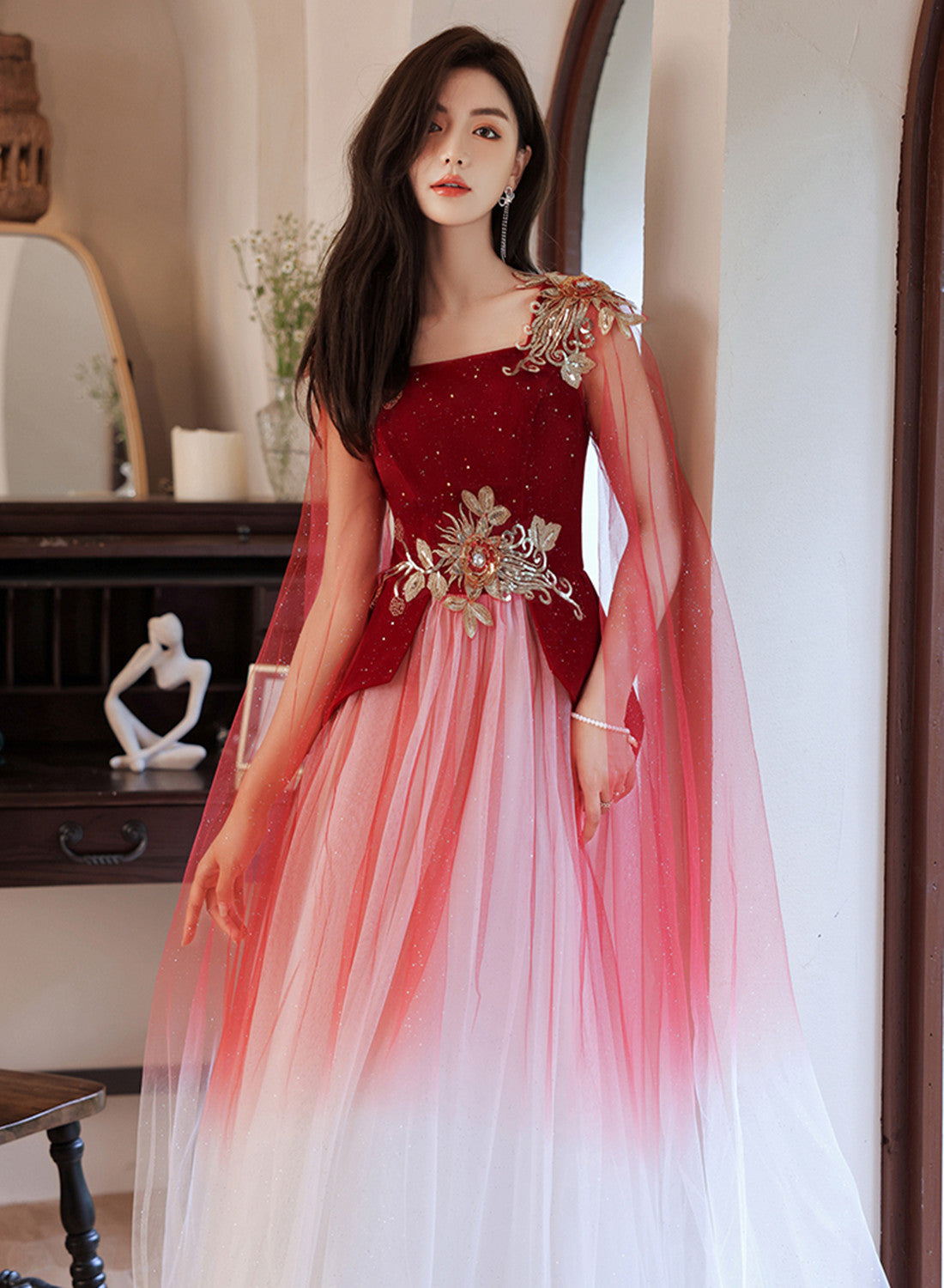 Vestido largo de fiesta de boda con flores y tul degradado rojo 
