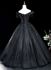 Vestido de fiesta de tul negro con hombros descubiertos y apliques de encaje 