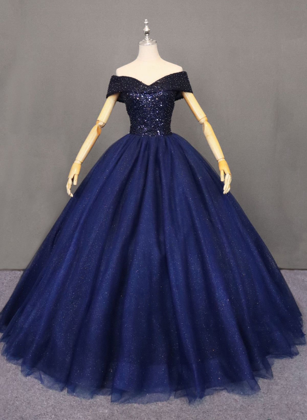 Vestido de fiesta de tul azul marino con cuentas para quinceañeras 