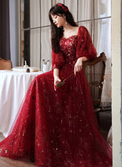 Vestido de fiesta de tul rojo vino con mangas abullonadas y tul brillante 