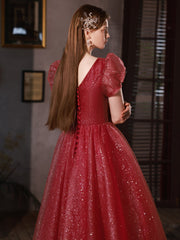 Vestido de fiesta con escote en V y cordones en tul brillante rojo vino 