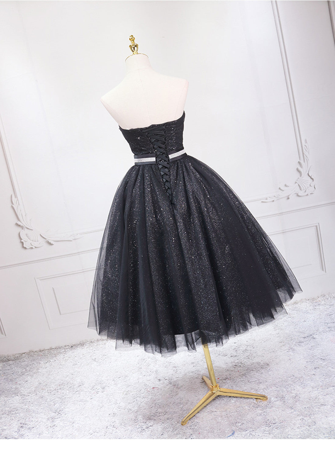 Vestido de fiesta de tul negro brillante con escote en forma de corazón y largo hasta la rodilla 