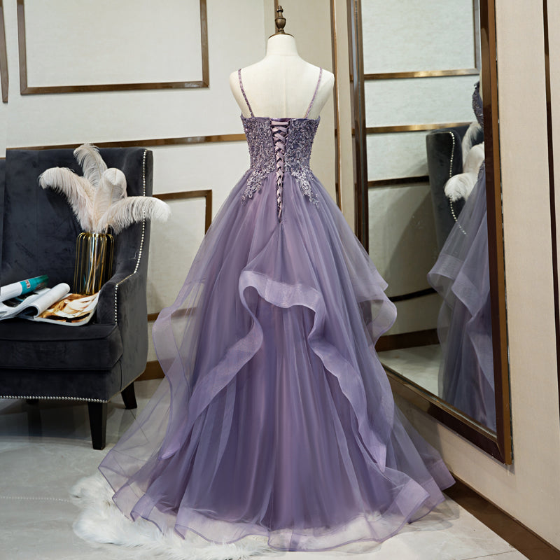 Vestido formal largo con capas de tul morado 