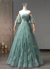 Vestido formal largo con hombros descubiertos y estampado floral verde 