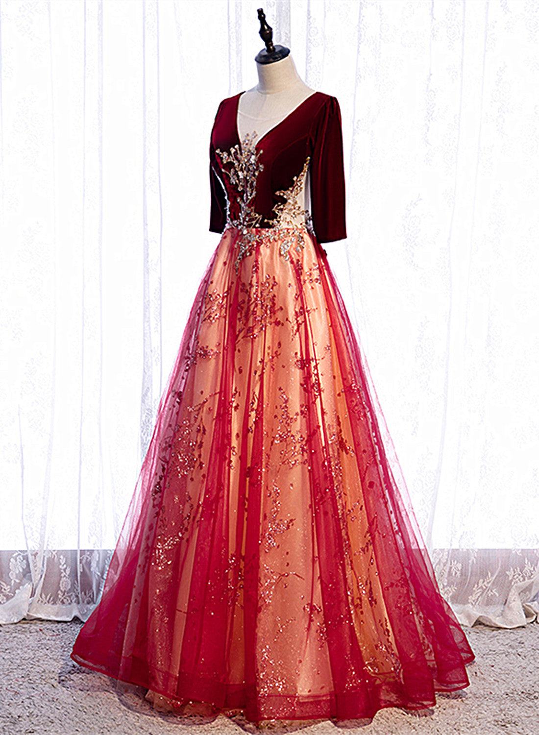 Vestido de fiesta largo de terciopelo rojo vino con mangas 1/2 y encaje 